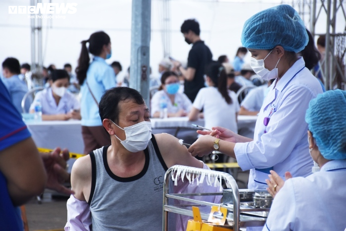 Ảnh: Hải Phòng ngày đầu triển khai tiêm vaccine Sinopharm cho nửa triệu dân - 12