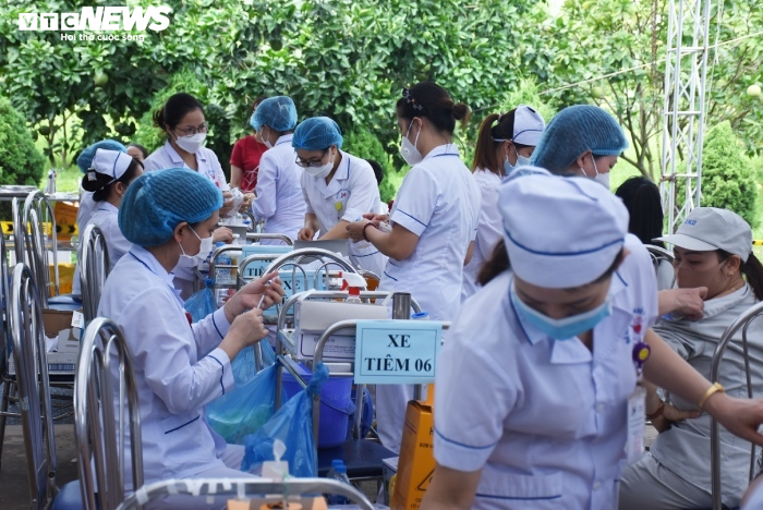 Ảnh: Hải Phòng ngày đầu triển khai tiêm vaccine Sinopharm cho nửa triệu dân - 1