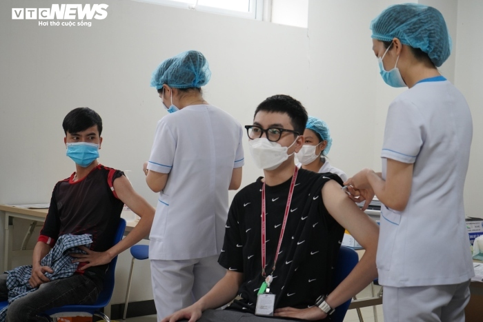 Ảnh: Hải Phòng ngày đầu triển khai tiêm vaccine Sinopharm cho nửa triệu dân - 10