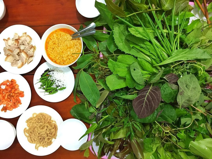 Gỏi lá Kon Tum: Một lần cuốn tới hơn 30 loại lá rừng của Tây Nguyên - 2