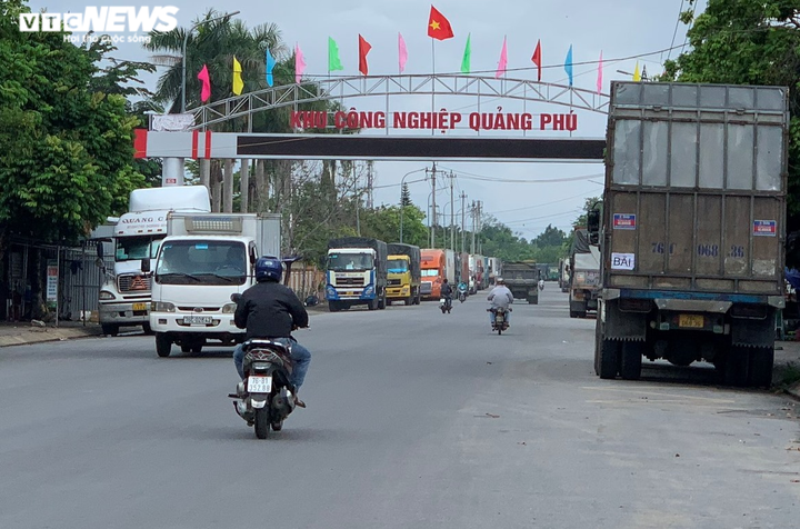 Vì sao dịch bệnh COVID-19 xâm nhập khu công nghiệp ở Quảng Ngãi, Quảng Nam? - 1