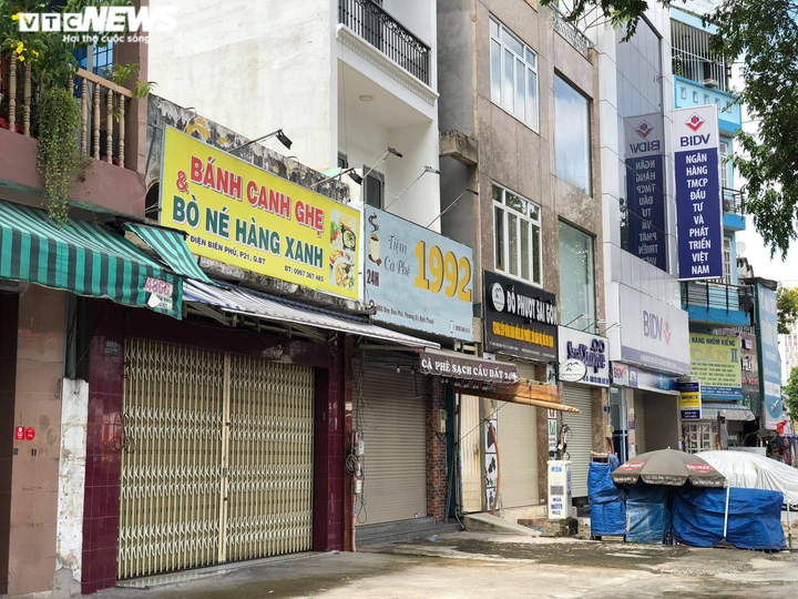 TP.HCM: Phí giao hàng qua ứng dụng tăng vọt, 400m 'ship' 40.000 đồng - 4