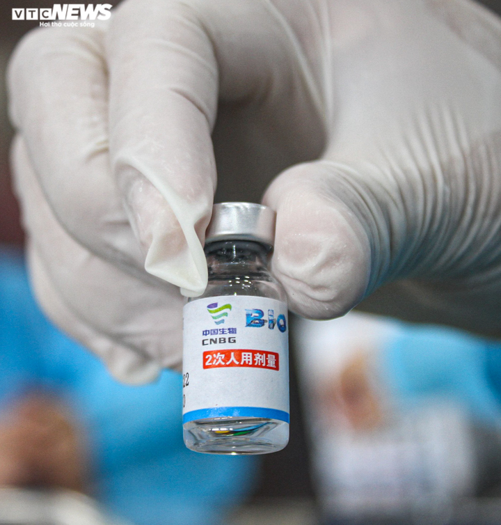 Người Hà Nội tiêm vaccine Sinopharm: 'Được tiêm là mừng rồi, loại nào cũng tốt' - 6