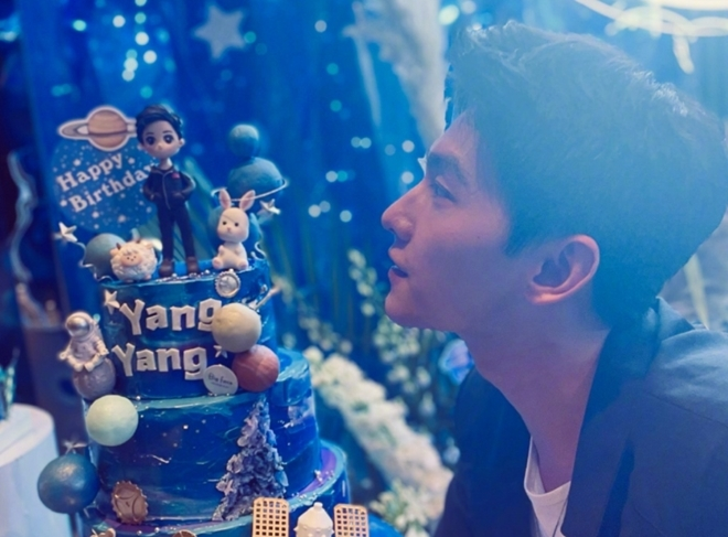 Triệu Lộ Tư có hành động 'mờ ám' trong ngày sinh nhật của Dương Dương - 1