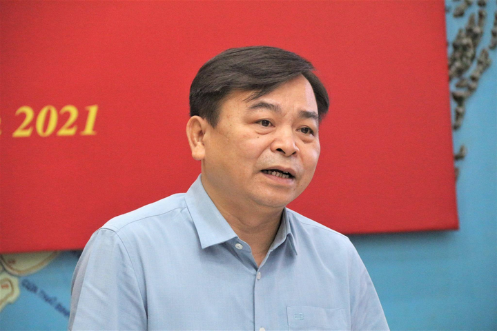 Quân đội huy động 15 máy bay, hàng trăm tàu lớn và xe đặc chủng ứng phó bão số 5 - 2