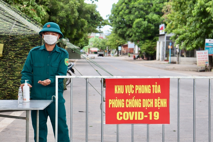 Người đàn ông nghi nhiễm SARS-CoV-2 tự ý rời khu cách ly - 1