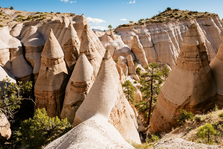 Đến Mỹ khám phá 12 'kỳ quan đá' ngoạn mục hiếm có - 2