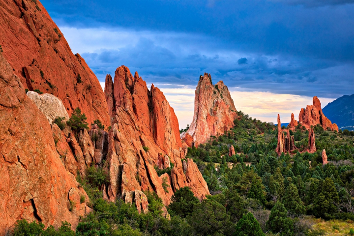 Đến Mỹ khám phá 12 'kỳ quan đá' ngoạn mục hiếm có - 8