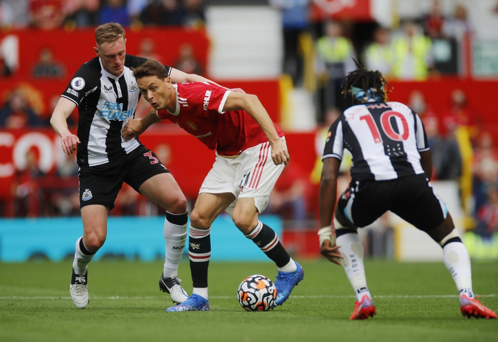 Ronaldo chưa thể che mờ thiếu sót của Man Utd - 5