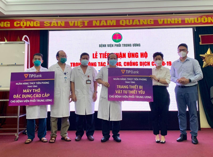 TPBank ủng hộ 10 tỷ đồng cho học sinh, sinh viên vững bước trong năm học mới - 2