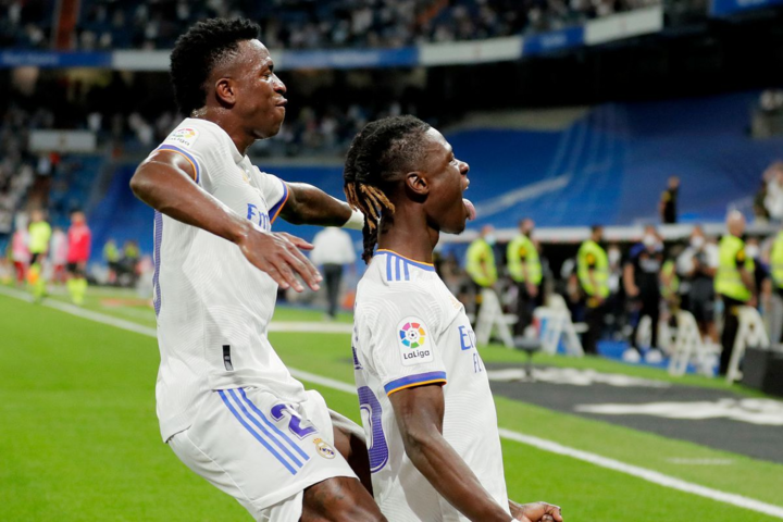 Mở màn Champions League: Đại chiến Liverpool vs AC Milan, Barca tái ngộ Bayern - 4