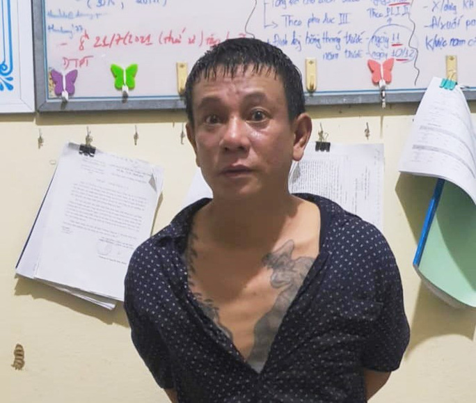 Khống chế nghi phạm múa dao, đâm dân phòng ở chốt kiểm soát - 1