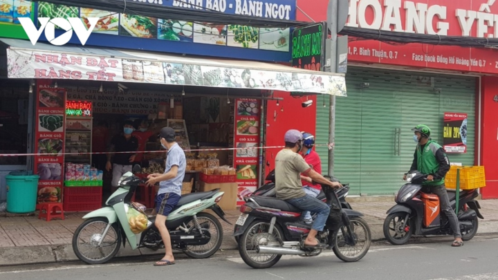 TP.HCM thí điểm mở cửa quận 7 trở lại vào ngày 15/9 - 3