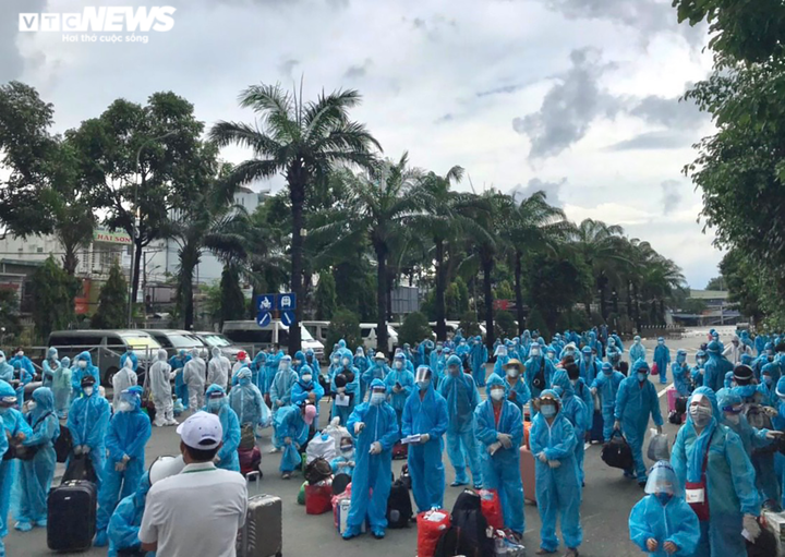 314 thai phụ và trẻ em đang ở tâm dịch miền Nam được đón về Gia Lai - 1
