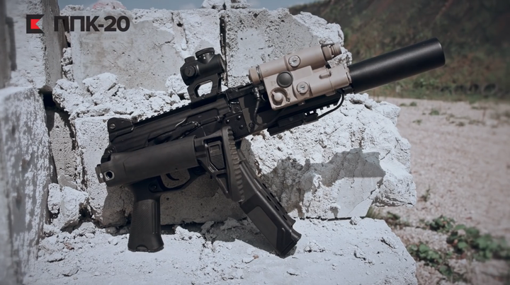 Phi công chiến đấu Nga có vũ khí mới: Bắn nhanh như AK, nhỏ gọn như súng lục - 4