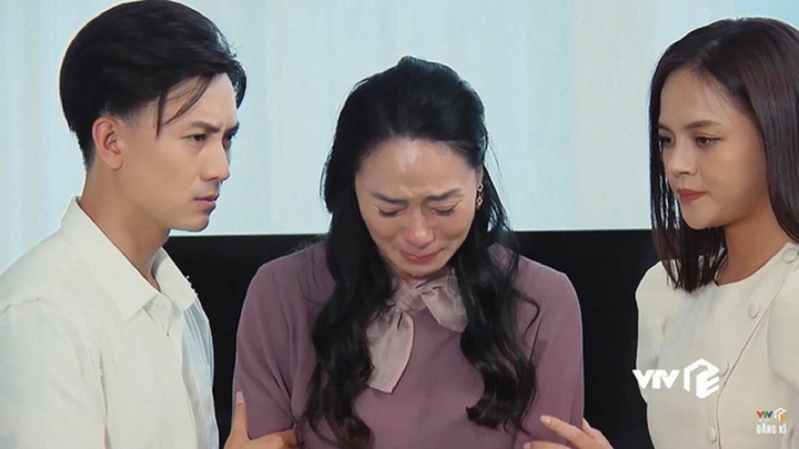 Hương vị tình thân tập 35: Huy khó chịu khi thấy vợ nói chuyện với tình cũ - 1