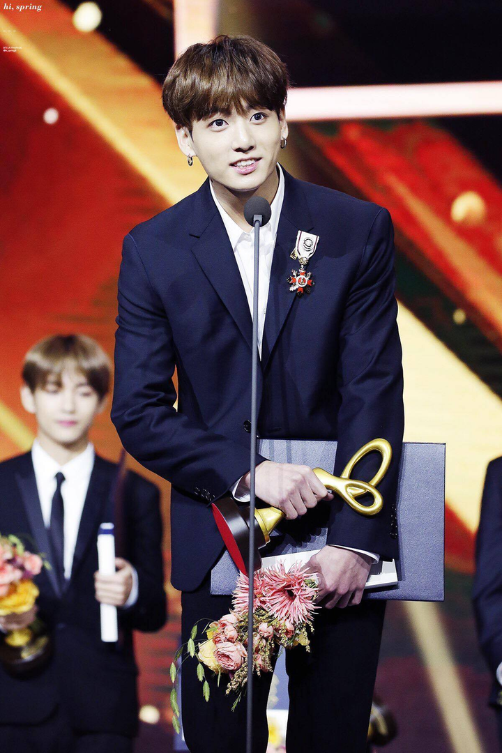 Cuộc đời hoàn hảo của em út BTS: 16 tuổi ra mắt, giờ là Đặc phái viên Tổng thống - 6