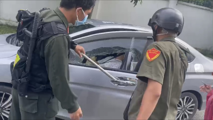 Bí thư thị trấn ở Bình Dương chết trong ô tô: Giám định giấy nghi thư tuyệt mệnh - 2