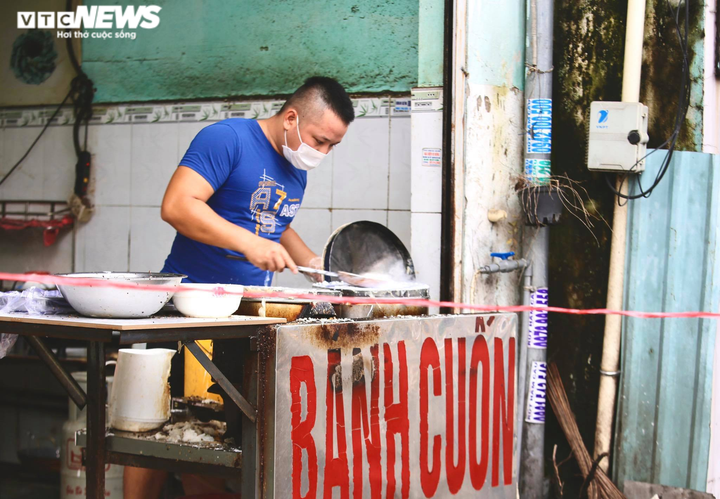 Bình Dương: Hàng quán tái khởi động sau nhiều ngày 'khoá chặt' - 6