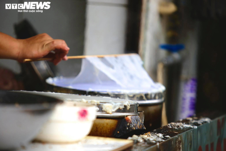 Bình Dương: Hàng quán tái khởi động sau nhiều ngày 'khoá chặt' - 8