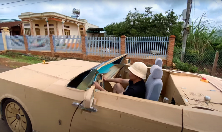 Rolls-Royce làm từ bìa carton của bạn trẻ Việt lên báo nước ngoài - 5