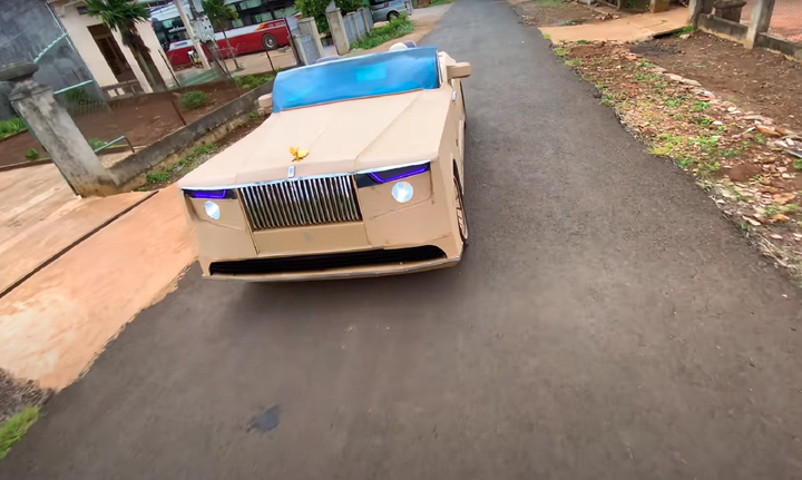 Rolls-Royce làm từ bìa carton của bạn trẻ Việt lên báo nước ngoài - 1