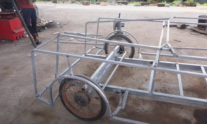 Rolls-Royce làm từ bìa carton của bạn trẻ Việt lên báo nước ngoài - 2