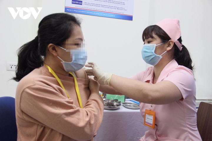 81 người được tiêm thử nghiệm mũi 2 vaccine Covivac - 1