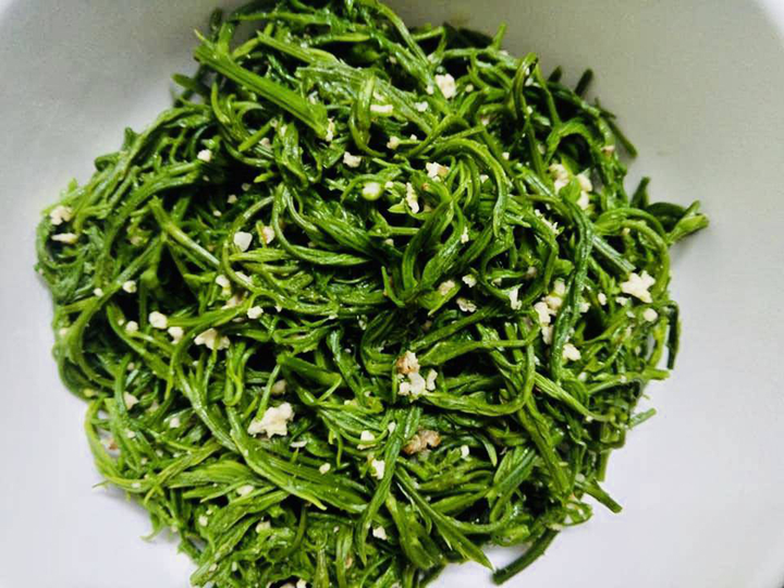 Loại rau có mùi như sầu riêng, đứng xa cả mét vẫn hôi lại là món ngon khó cưỡng - 3