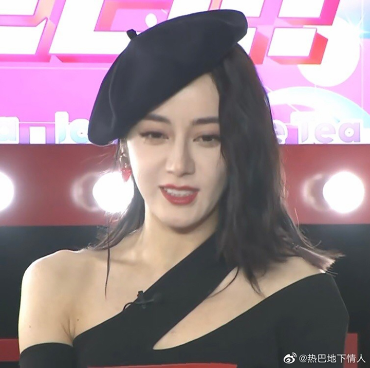 Mỹ nhân Tân Cương lộ dấu hiệu lão hóa rõ rệt, khác xa ảnh đã photoshop - 2