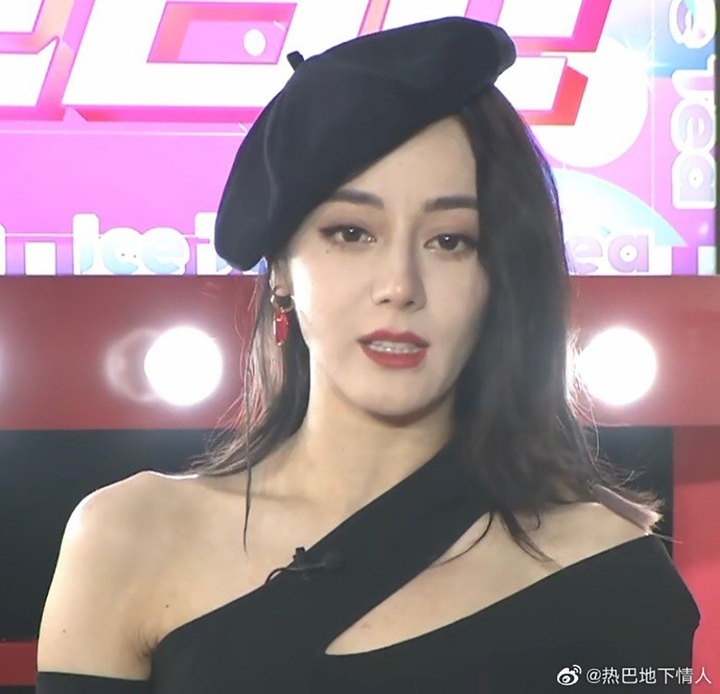 Mỹ nhân Tân Cương lộ dấu hiệu lão hóa rõ rệt, khác xa ảnh đã photoshop - 1