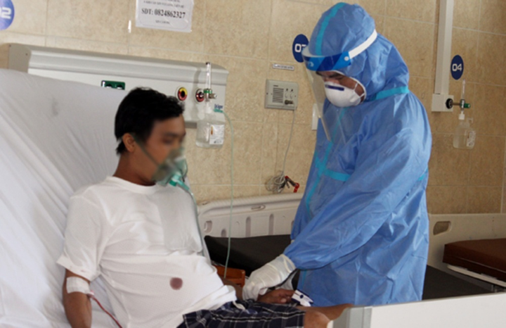 Đồng Nai cho phép nhân viên y tế mắc COVID-19 nhẹ tham gia điều trị F0 - 1