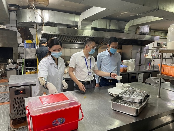 Từ đầu năm 2021, xử lý 4.568 cơ sở vi phạm quy định về an toàn thực phẩm - 1