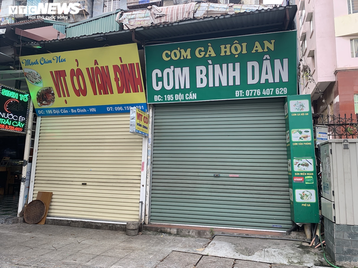 Lý do nhiều cửa hàng ăn tại Hà Nội vẫn đóng cửa dù thuộc diện được bán mang về - 1