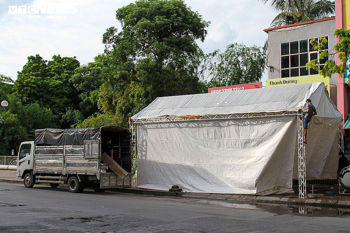 Hà Nội: Dỡ 39 chốt kiểm soát, bỏ kiểm tra giấy đi đường ở 'vùng xanh' - 1