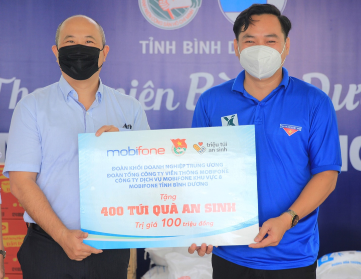 MobiFone tư vấn sức khỏe cho khách hàng khu vực Đông Nam Bộ trong mùa dịch - 3