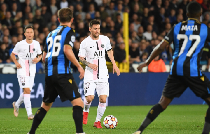 Vì sao Messi chưa tỏa sáng ở đội bóng mới như Ronaldo? - 5