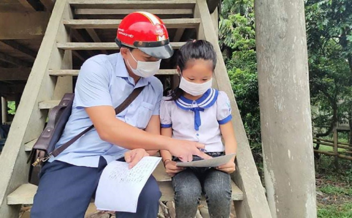 Học sinh lớp 6 lên núi dựng lán dò sóng học online - 2