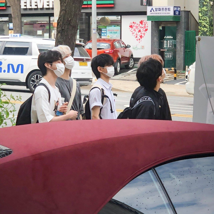 Thực tập sinh người Việt tại Kpop: Fan hùng hậu, làm từ thiện hàng trăm triệu - 2