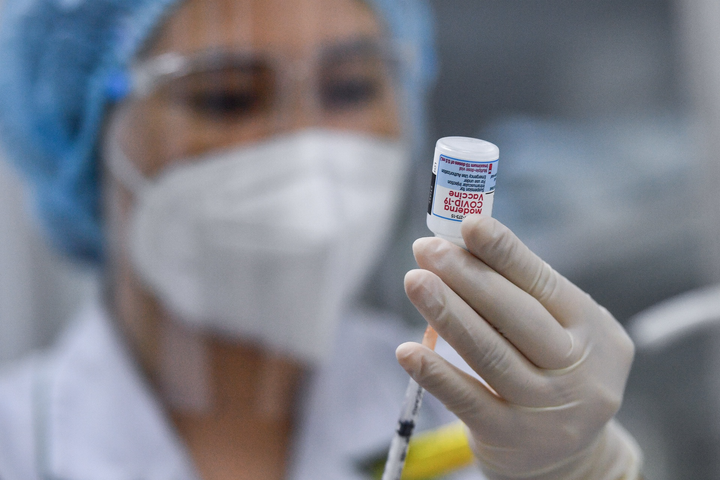 TS Vũ Thành Tự Anh cảnh báo về thiệt hại của kinh tế TP.HCM - 3