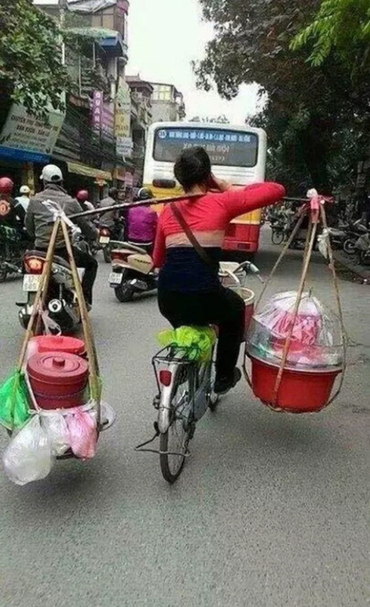 Hú hồn với các màn 'diễn xiếc' trên đường, khó tin nhưng có thật - 3