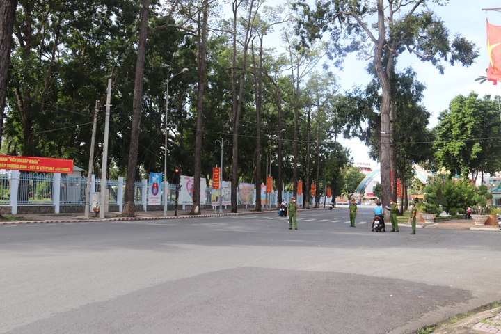 Cần Thơ cho phép người dân khu vực giãn cách theo Chỉ thị 16 đi tập thể dục - 1