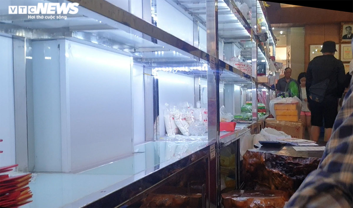 Bánh trung thu cận Rằm tháng 8: Nơi xếp hàng chờ mua, nơi không một bóng khách - 24