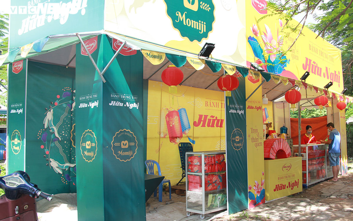 Bánh trung thu cận Rằm tháng 8: Nơi xếp hàng chờ mua, nơi không một bóng khách - 29