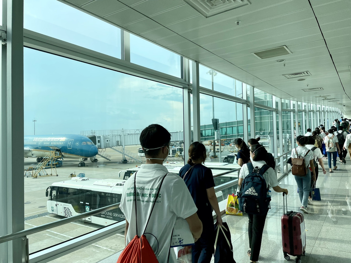 Vietnam Airlines hợp tác Traveloka vận chuyển 60 y bác sĩ hoàn thành nhiệm vụ - 3