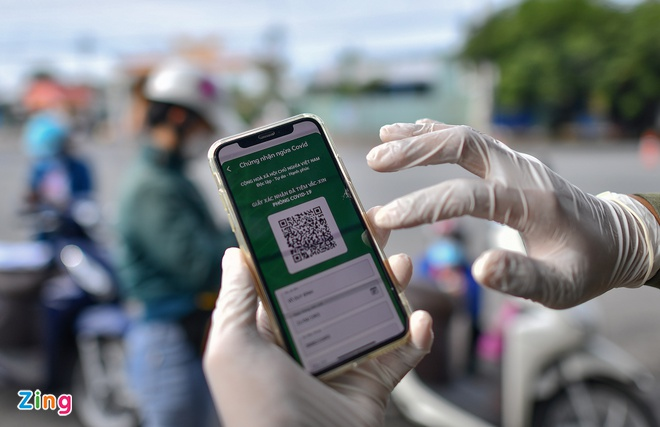 Đề xuất TP.HCM cấp thẻ xanh COVID-19 cho người tiêm 1 mũi vaccine - 1