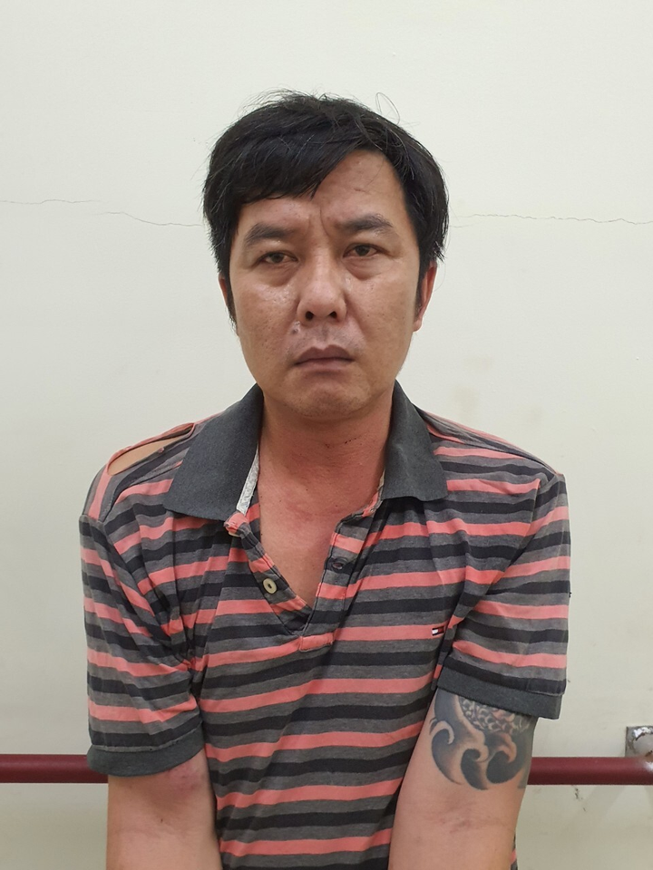 Tạm giữ gã đàn ông say rượu cầm dao đâm đại úy công an ở Cần Thơ - 1