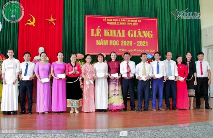 Ngôi trường có 36 học sinh đỗ đại học từ 30 điểm trở lên - 2