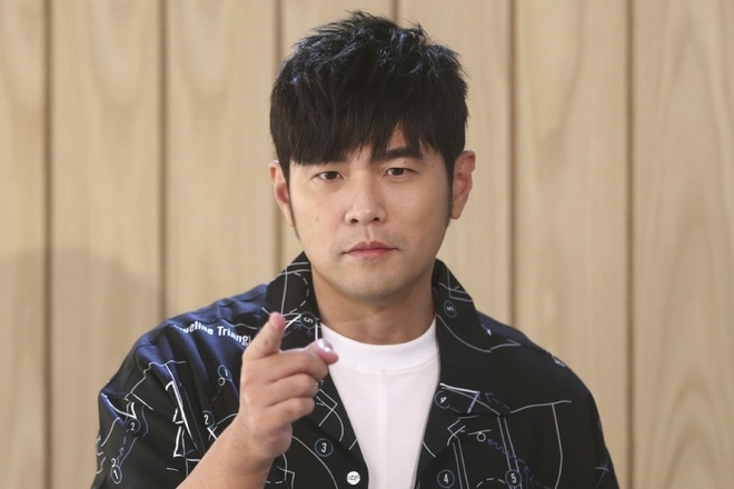 Từng bị cả Lưu Đức Hoa và Trương Huệ Muội từ chối, sao nam nổi tiếng toàn cầu - 2