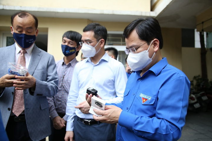 Ảnh: 12.000 bánh Trung thu gửi ‘chiến sĩ áo trắng’ tuyến đầu chống dịch - 7